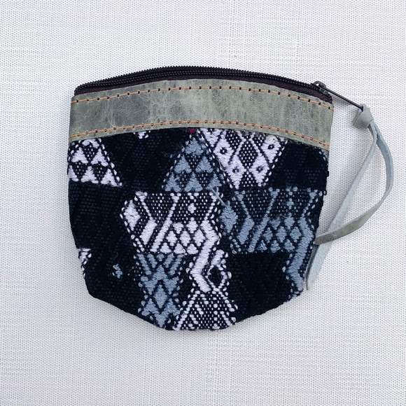 Huipil Coin Purse - Picture 3 of 11